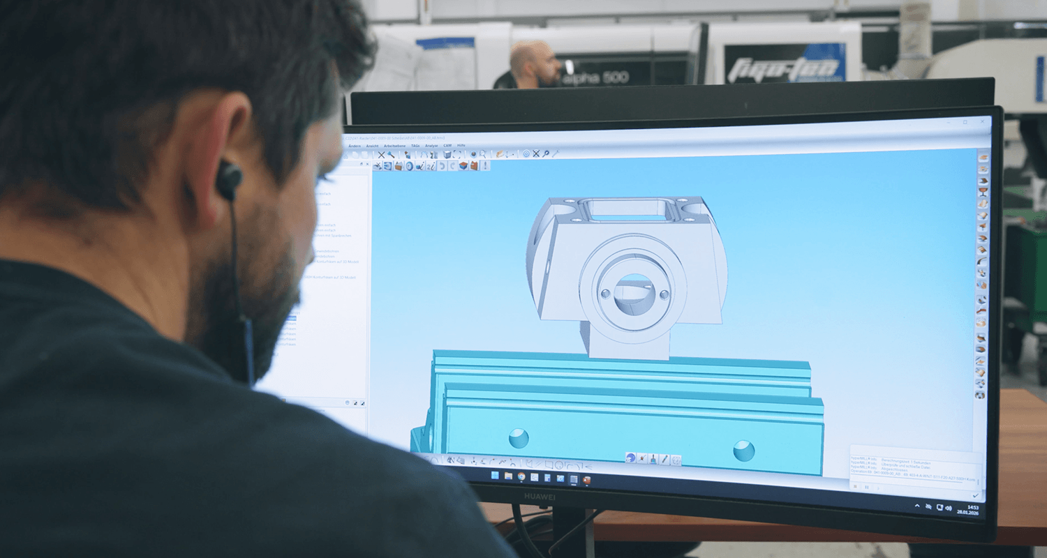 FiGo-Tec Person am PC bei CAD